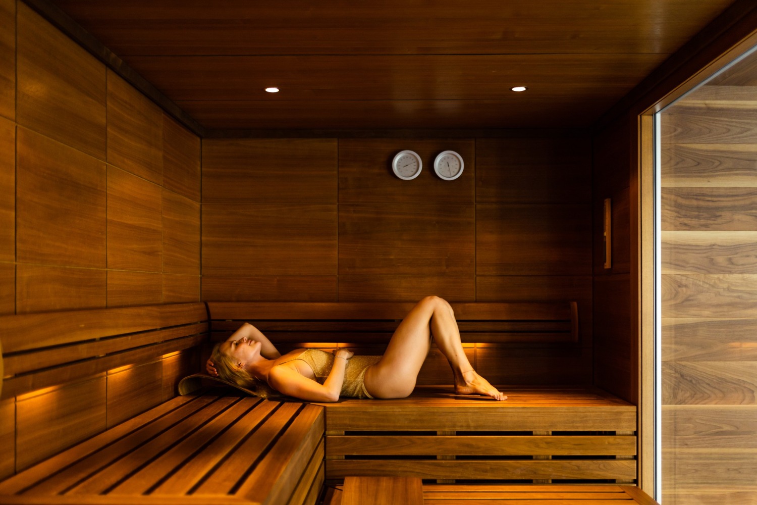 Un colt de rai in propria ta casa. Beneficiile aduse de o sauna umeda pentru interior