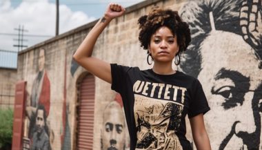 Tricourile personalizate pot fi realizate cu imprimeuri foto-realiste?